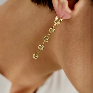 Boucles d'Oreilles Pendantes Classiques à Brin Unique avec CZ