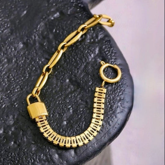 Bracelet Plaqué Or 18K avec Zirconium et Breloque Cadenas